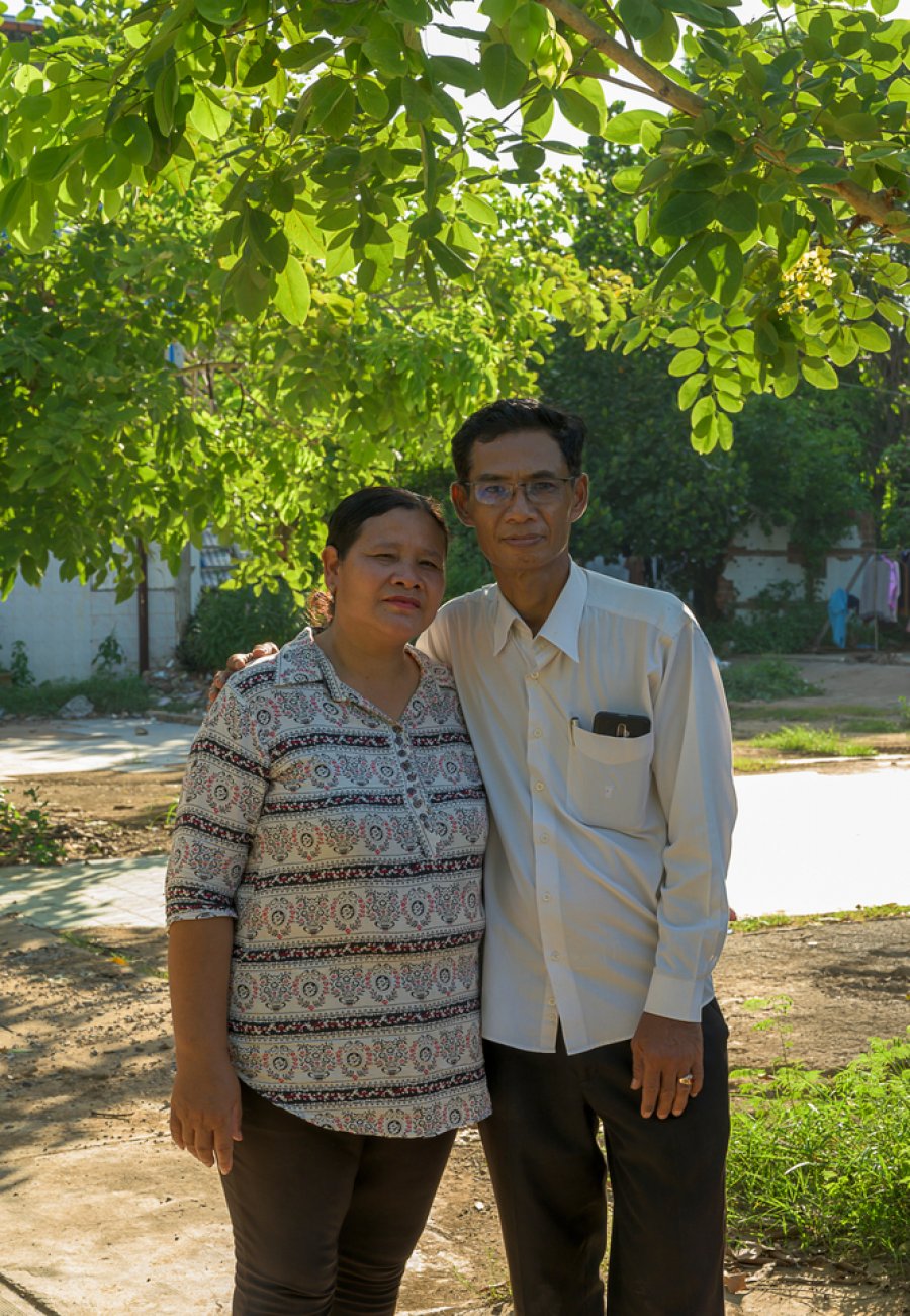 Yoeuth Yoeun (f) and Chamroeun Ros (m), Cambodian refugees in Thailand at the time, trained with MSF to become medical professionals in the Khao Dang camp in the 1980s.