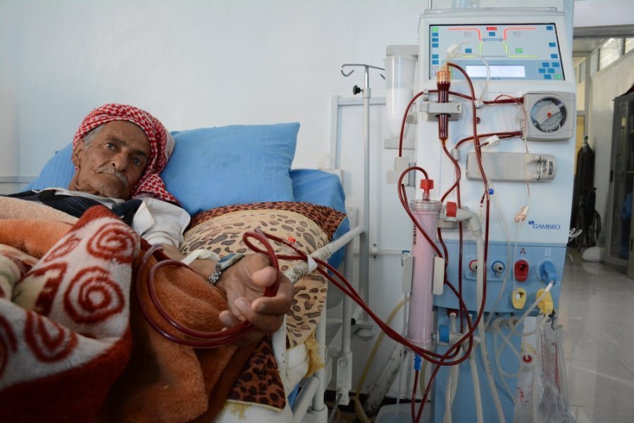 A man undergoes dialysis in Al-Jumhori hospital in Sana’a. May 2016.