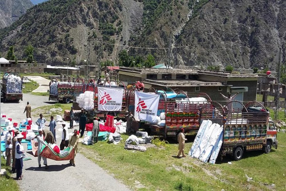 MSF teams prepare to distribute vital items following the 2016 earthquake in northern Pakistan.