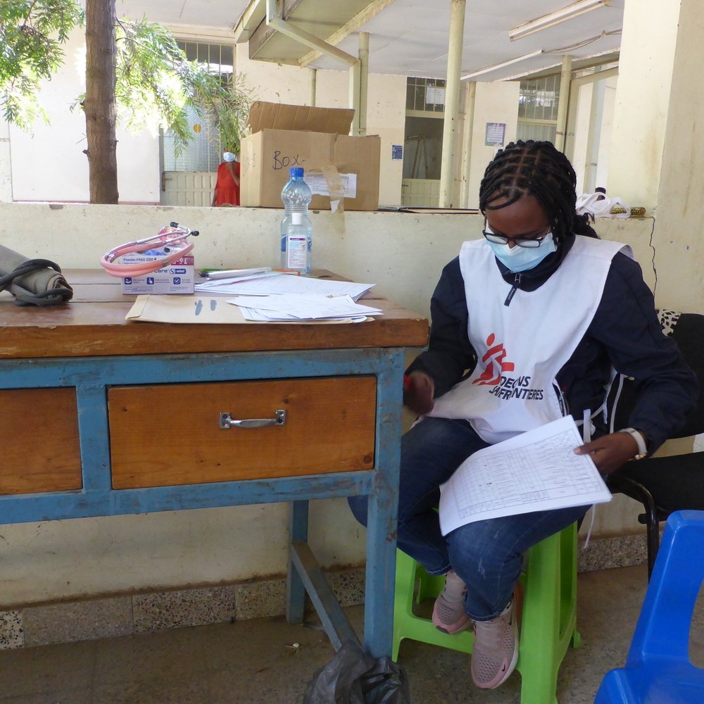An MSF staff member triages a patient during a mobile clinic at a primary health centre in Edega Hamus, Tigray.