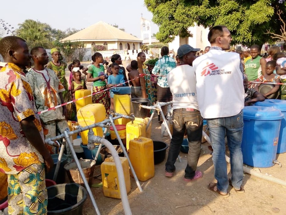 MSF is setting up water points to provide 20,000 litres of water per day and is building showers and latrines.