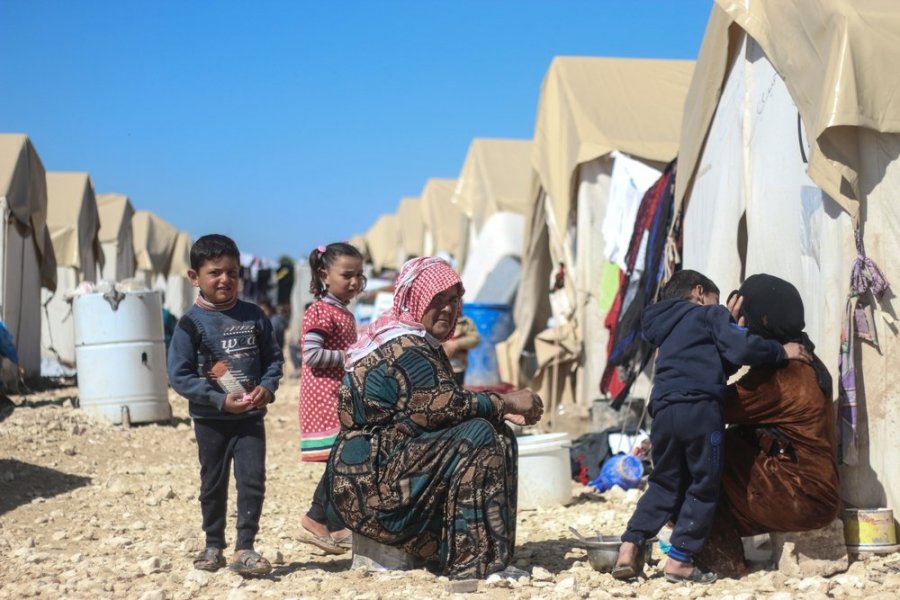 2016: Northern Syria’s Azaz district saw the arrival of new waves of displaced people, with an estimated 100,000 people trapped between shifting frontlines and the closed Turkish border.