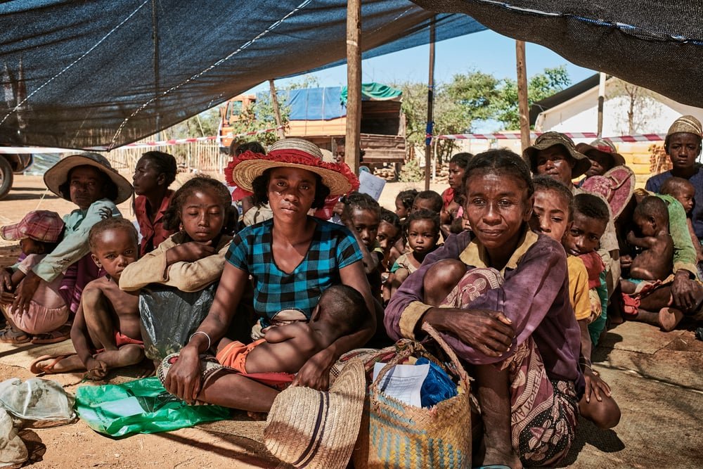 MSF began setting up mobile clinics in Amboasary district in late March. Several families from different localities meet under the same tent while waiting for the call for the consultation.
