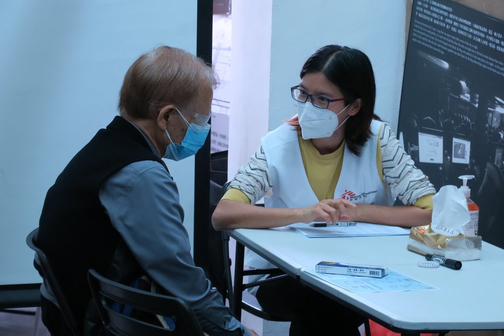 Mr Leung, aged 72, came for a consultation at the MSF mobile vaccination clinic. (March, 2022).
