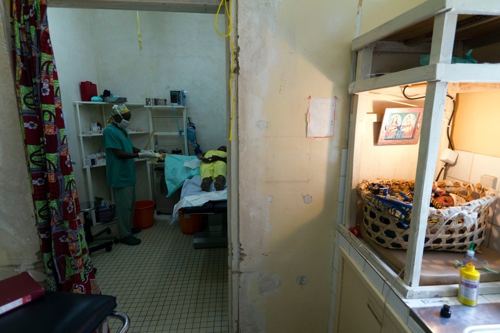 MSF is working in Rutshuru General Hospital of Reference (HGR) since 2005, in the emergency dept, surgery, maternity, paediatrics, burns unit, internal medicines, intensive care, sexual violence, epidemiology, ambulance service.