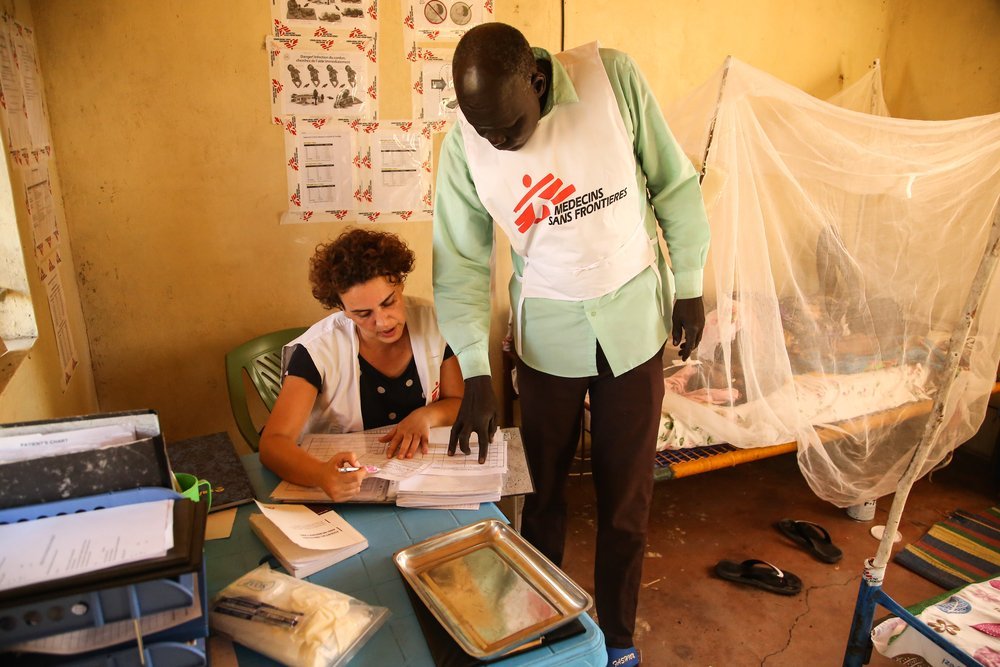 MSF midwife Rita Costa talks with another staff member in the maternity ward of MSF’s hospital in Ulang, in northeastern South Sudan.