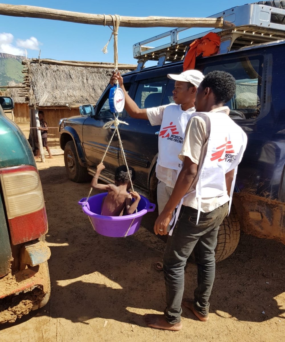 Mobile clinic in Ankamena. The food hunger season, which usually ends in April, is becoming more critical each year in the desert regions of southern Madagascar.