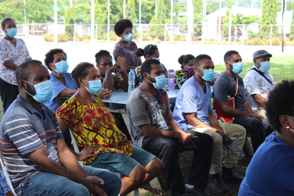 A training in safe use of PPE is held in Port Moresby for newly hired staff members. MSF starts to manage a 43-bed ward in Rita Flynn makeshift hospital in Port Moresby where we treat moderately to severely ill patients suffering from COVID-19 in April.
