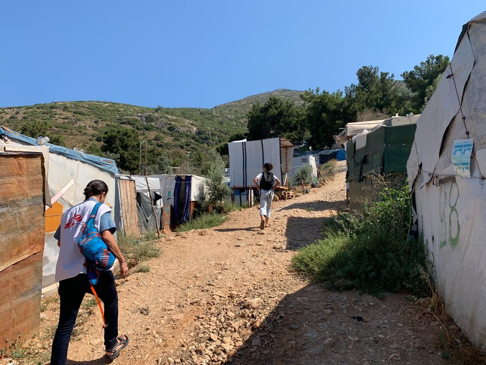 Today around 900 asylum seekers and refugees live in the centre of Samos, which is designed for 648 people. Men, women and children live in horrendous conditions among rubbish and rats, with no access to adequate toilets, showers and shelters.