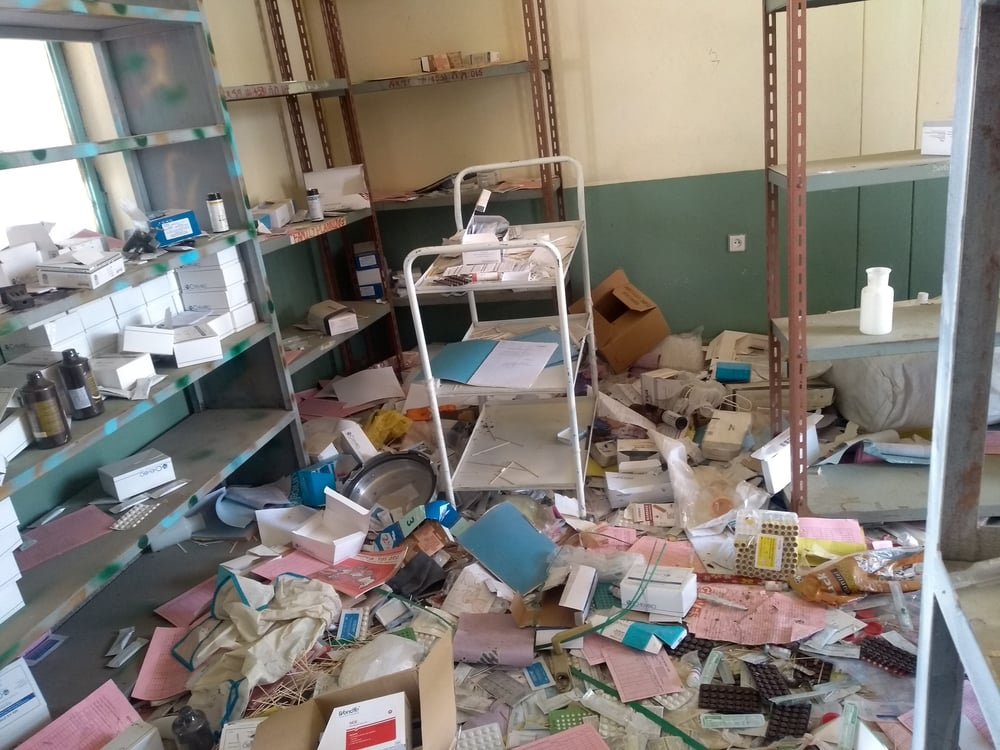 Many health facilities in North-western Tigray haven been looted and vandalized, like this clinic in Debre Abay. MSF is setting up mobile clinics to provide basic health services.