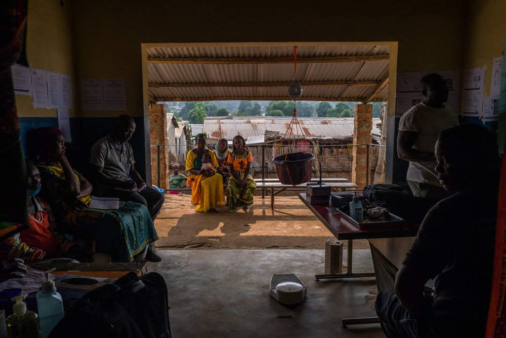 Pelé Hubert Kotho-Gawe, from the MSF outreach team, conducts a training for the local staff at the Nzacko health about the priority diseases in the area. July 2021