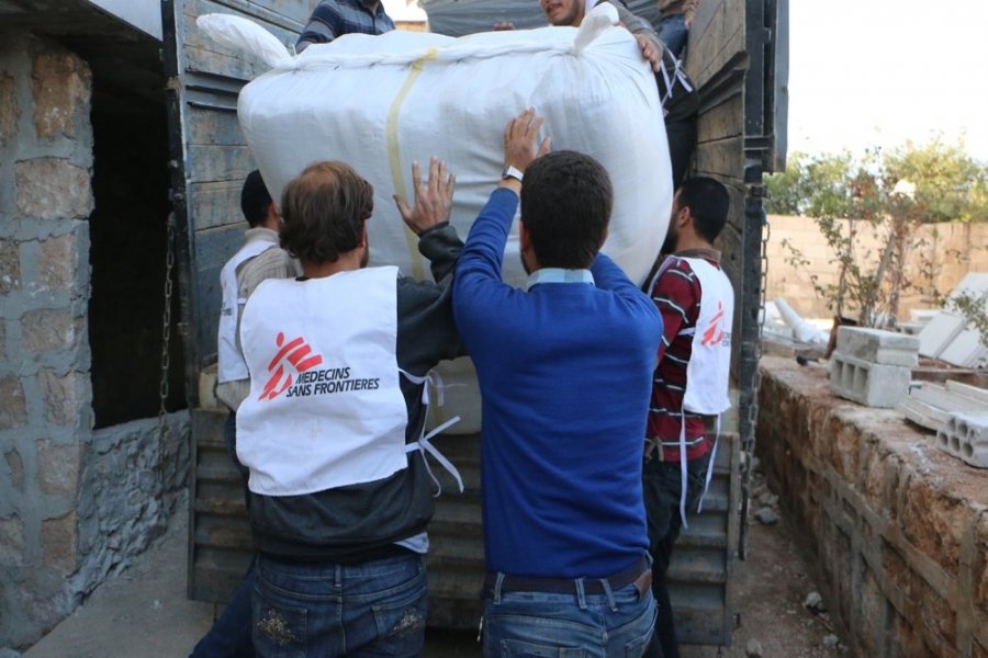 March 2020: MSF distributes more than 300 tons of supplies to help more than 22,000 people keep warm and heat their tents in 21 camps and settlements hosting families displaced by the conflict.