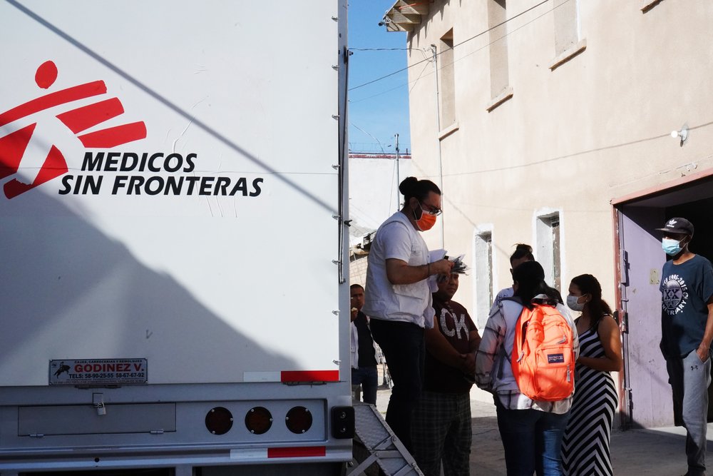 Doctors, psychologists and social workers travel the northern border of Mexico to provide health care that includes COVID-19 prevention measures.