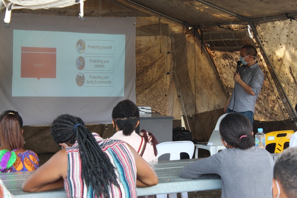 A training in safe use of PPE is held in Port Moresby for newly hired staff members. MSF starts to manage a 43-bed ward in Rita Flynn makeshift hospital in Port Moresby where we treat moderately-severely ill patients suffering from COVID-19 in April 2021.