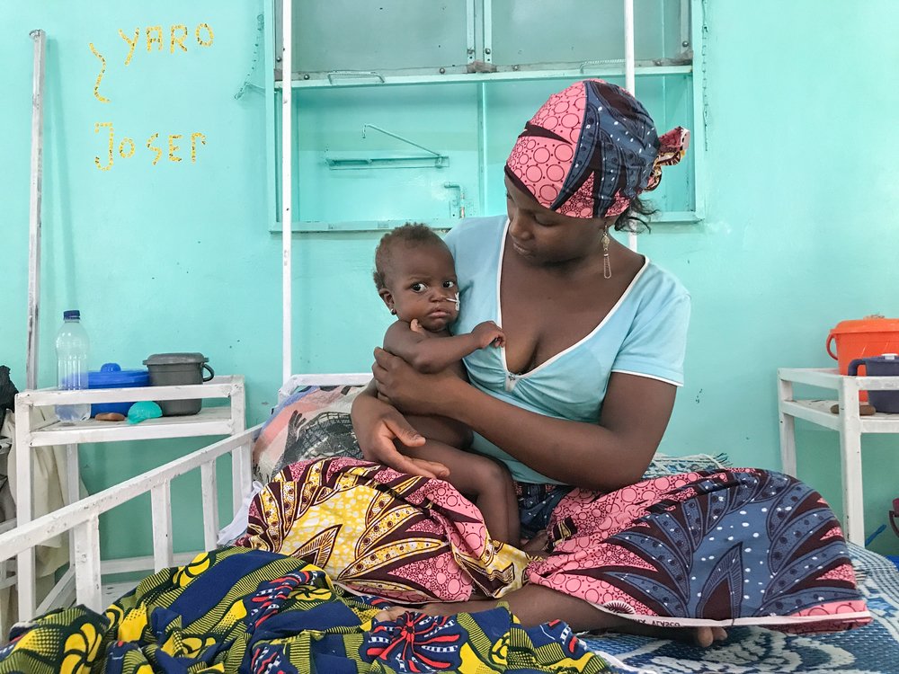 6. Hospitals with qualified staff, and adequate medicines, equipment and infrastructure play a key role in the fight against potentially lethal diseases. From January to September 2019, MSF treated 10 800 children in the District Hospital of Magaria, in t