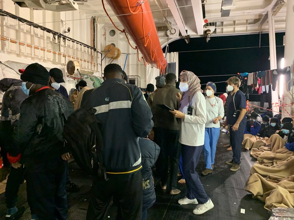On December 23, at around 4am  in the morning, MSF teams brought 76 adults and children to safety off a packed rubber boat. (December 23, 2021).