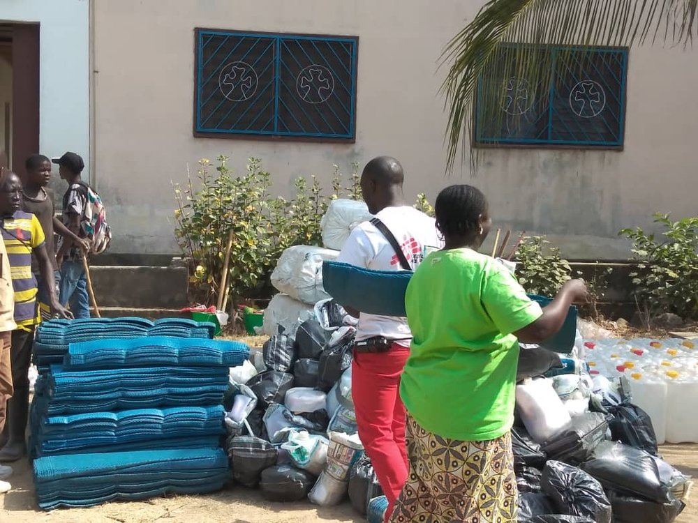 Since the start of its emergency intervention, MSF teams have distributed essential kits (non-food items) to 250 families.