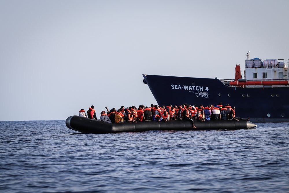 Seawatch MSF teams rescued people from an overcrowded rubber boat. 