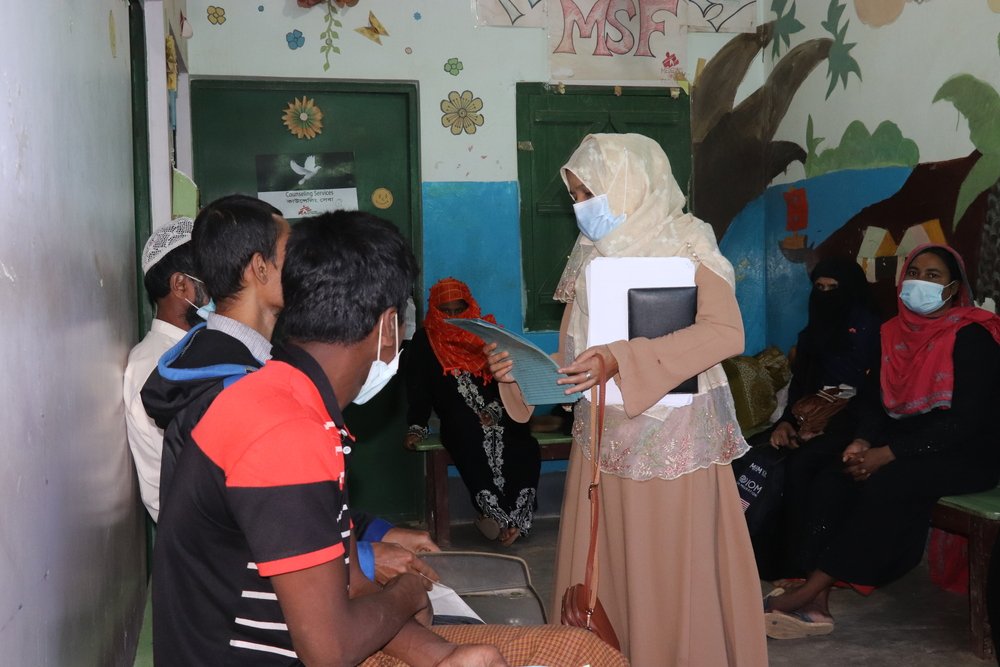 MSF’s Mental Health Supervisor is checking on patients who are visiting our Kutupalong facility to have mental health support.