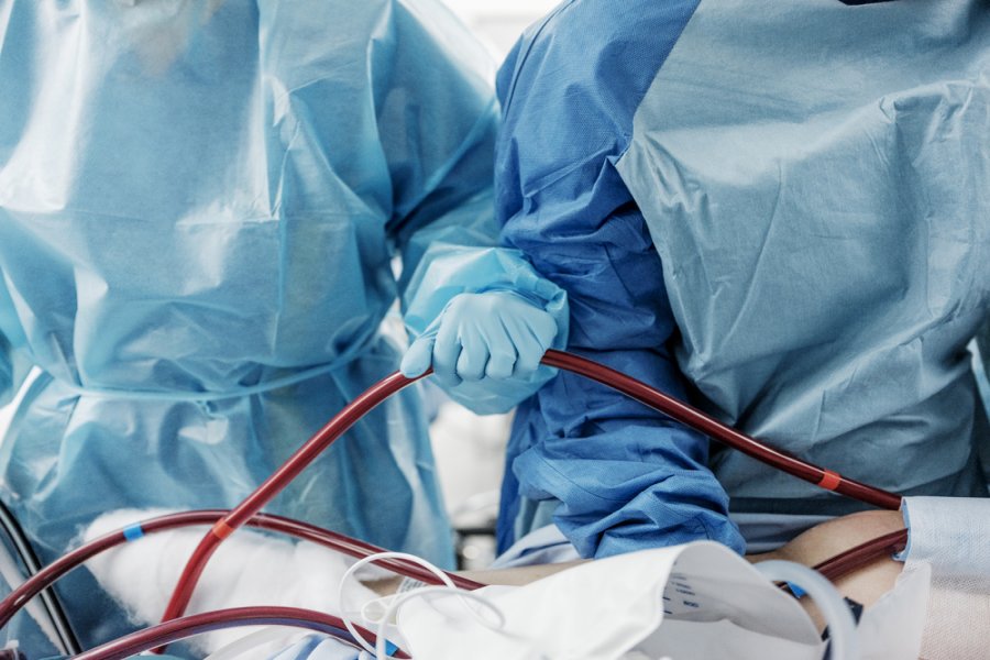 MSF treats patients with severe COVID-19 in an intensive care unit of the University Hospital in Geneva, Switzerland. Other teams support the hospital with training in infection prevention and control, and the organisation of care during an outbreak.