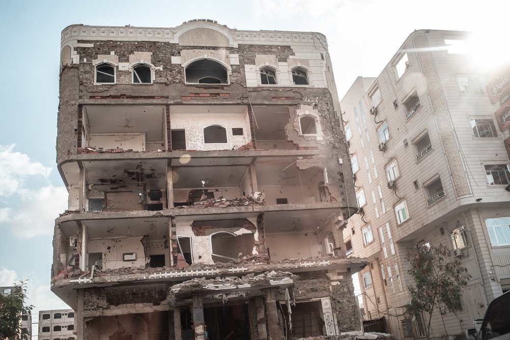 Yemen, Aden, 17 December 2018 - A building of Aden destroyed by fighting in 2015. 