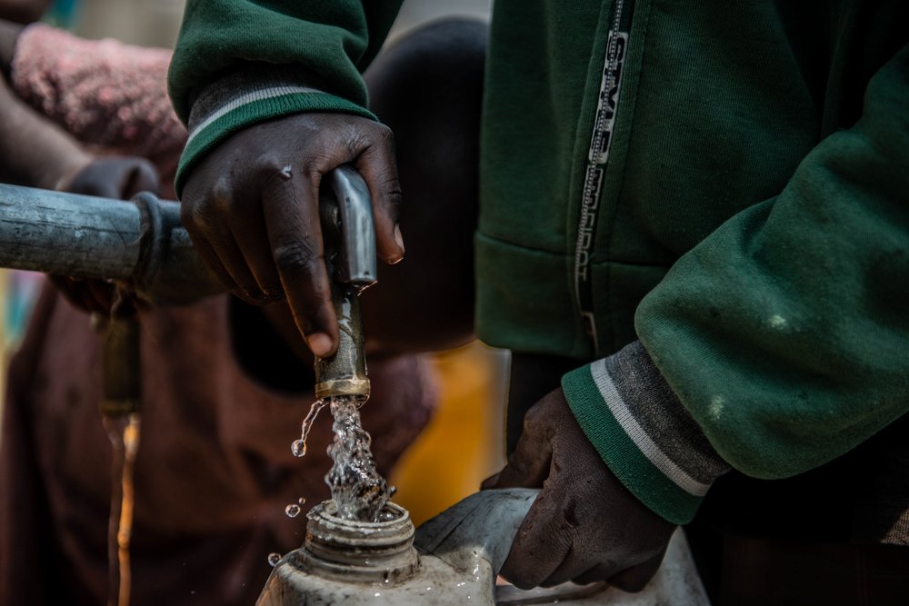 MSF provides drinking water in the town of Sake in order to avoid a waterborne disease&#039;s outbreak after the arrival of thousands of displaced people.