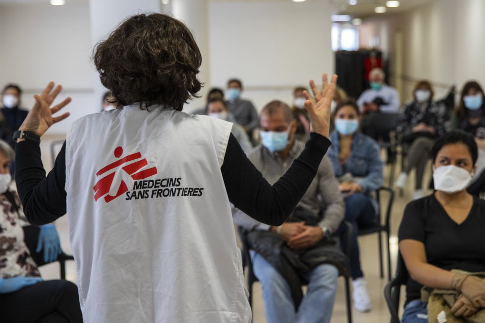 MSF’s Montse Bartui and Maria Pagès, and Carmen Hernández (prevention coordinator at Accent Social) training staff selected to start working in this care home, which is being set to receive COVID positive elderly patients. Barcelona.