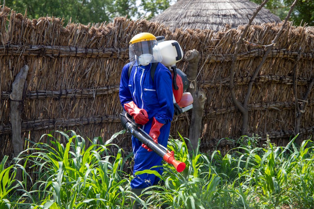 A water, hygiene and sanitation agent is proceeding to the disinfection of houses – from a patient admitted at Magaria’s Cholera Treatment Centre and his neighbours ones - in a community located in the district of Magaria, Zinder region.