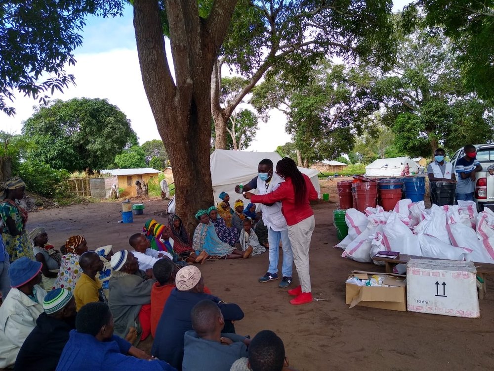 Distribution of relief items in Mueda to displaced people from previous outbreaks of violence.