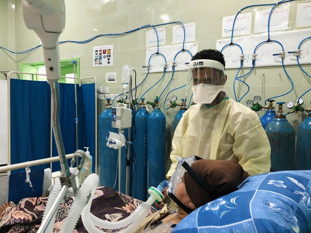 Medical staff in the MSF run intensive care unit (ICU) for critically ill covid-19 patients, Al Gamhouria hospital Aden. March 2021.