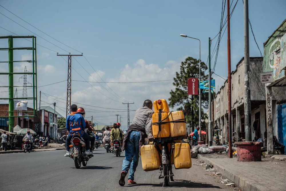 &quot;To avoid making the population suffer even more or making them sick, we do not sell water from the lake but that from the tap&quot; - Jean-Claude Bazibuhe