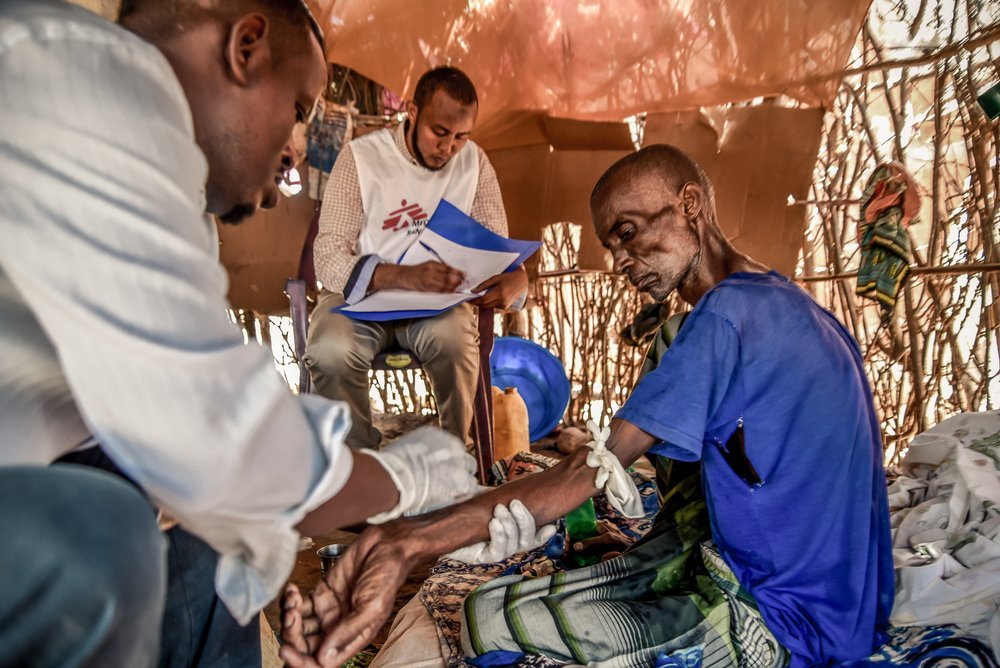 A patient with cancer of the oesophagus is cared for through MSF’s palliative care programme in Dagahaley, part of Dadaab refugee camp. Kenya, November 2019.