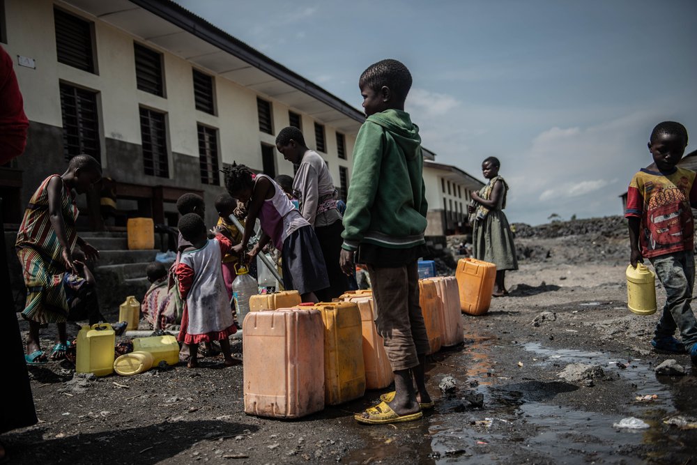 MSF provides drinking water in the town of Sake in order to avoid a waterborne disease&#039;s outbreak after the arrival of thousands of displaced people.