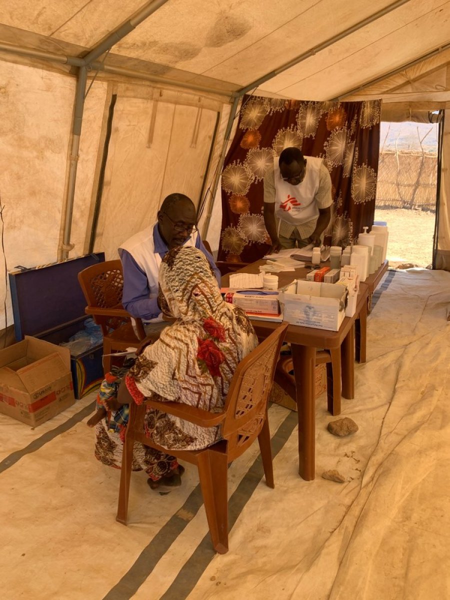 Patients and Medical team in MSF clinic in Dilli village, Jebel Marra mountains, Darfur Region. Sudan