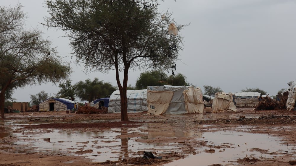 The rainy season in Burkina Faso exacerbates the precariousness of the host populations, but especially of the displaced populations, whose shelters are flooded by the water, exposing them to respiratory and skin diseases.