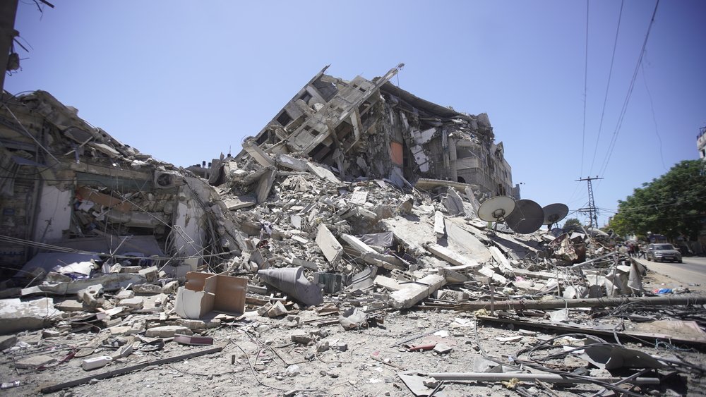 Al-Shorouq tower in Gaza collapses after Israeli airstrike
