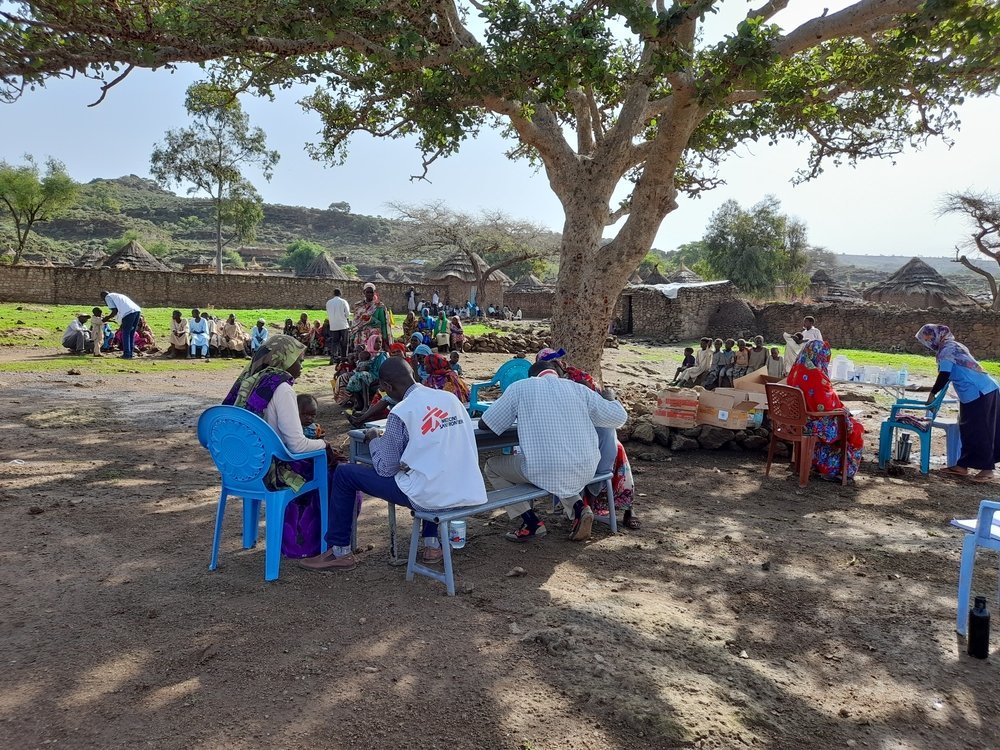 MSF staff in a consultation with patients for suspected measles in Jebel Marra region, South Darfur. MSF in August 2021 launched an urgent measles vaccination and treatment campaign in Jebel Marra.