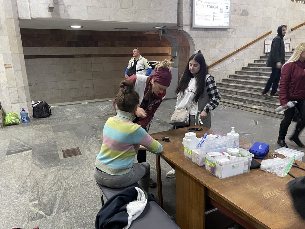 MSF staff providing medical consultations in a metro station in Kharkiv. (April, 2022).