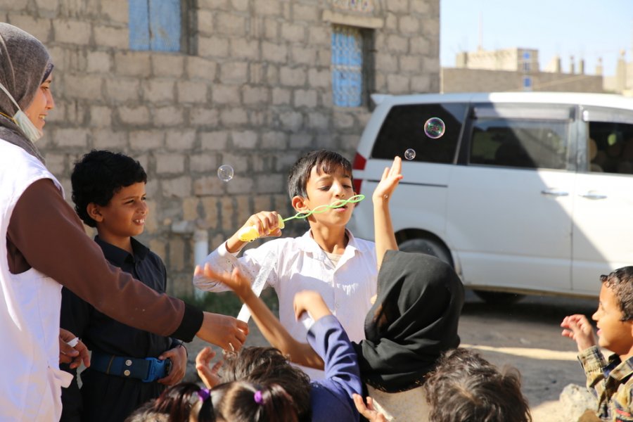 In addition to the health services, MSF conducts recreational activities for children such as drawing, soccer and other games. Sanaa is one of MSF health workers who support children with activities. This picture was taken in Al Noor camp in Marib.