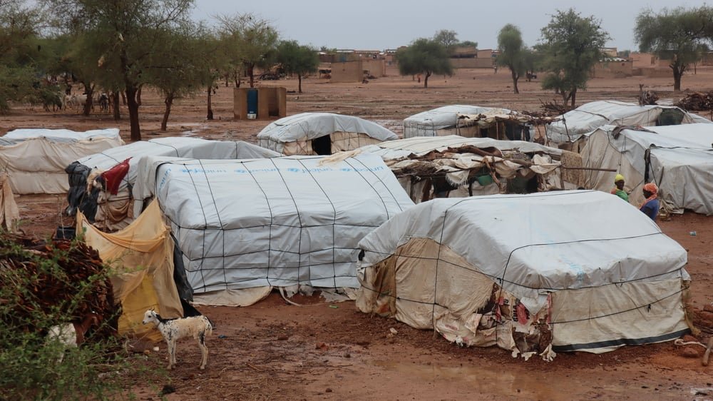 The rainy season in Burkina Faso exacerbates the precariousness of the host populations, but especially of the displaced populations, whose shelters, if not blown away by the winds, are flooded by the water.