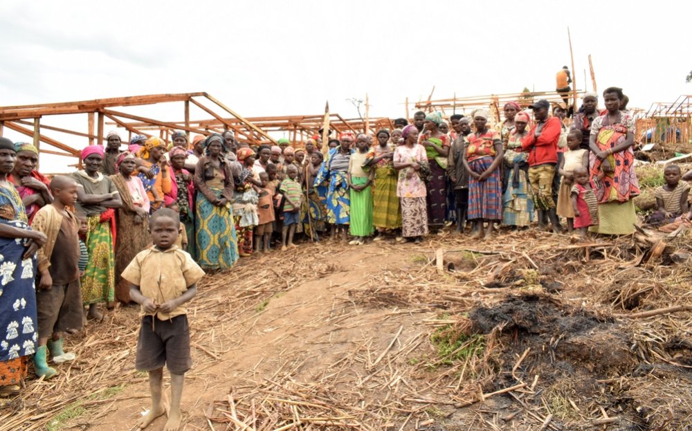 The vast majority of displaced people in these poor health areas of Katasomwa, in the Kalehe Territory of the South Kivu province, are women and children. 