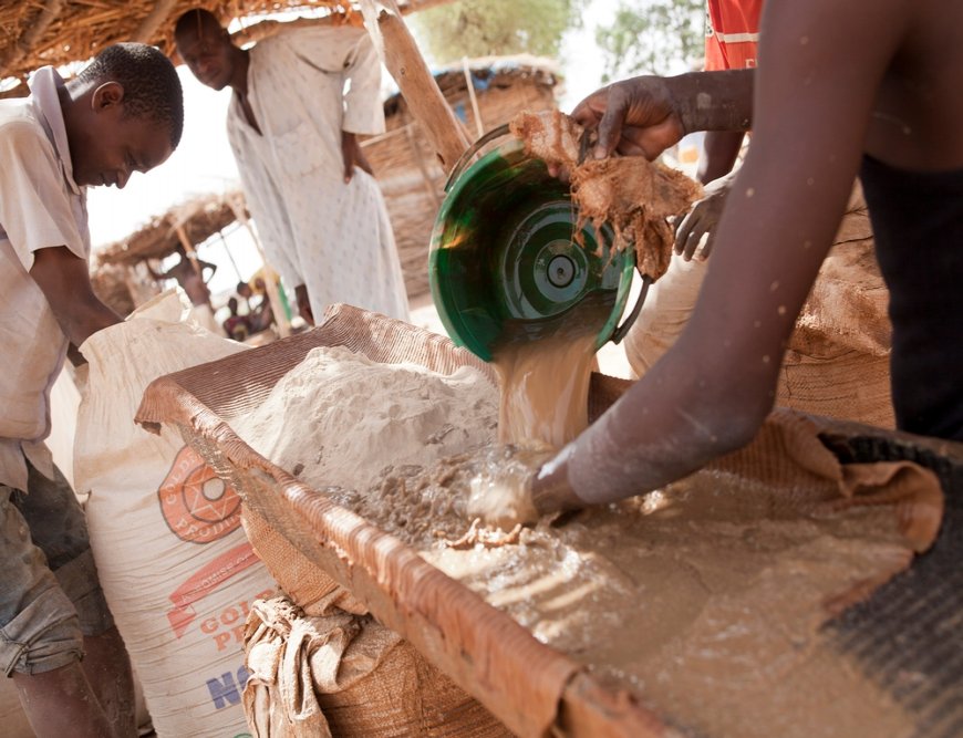 Bagega gold processing site. Sluicing of sand containing gold at a processing site in Zamfara State (April, 2012).