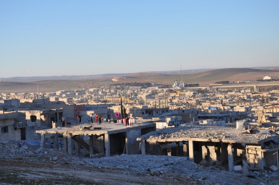 Feb 2015: After ISIS left Kobane, hundreds of people returned there with little to no healthcare services in the area. MSF supported the authorities in rebuilding Kobane’s health system to increase access to healthcare in the city.