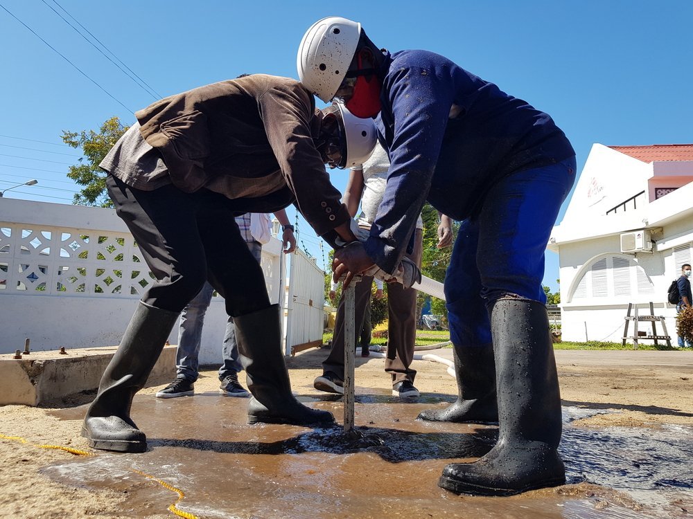 During the training, the participants received a hands on demonstration and practiced how to look for water by using water jetting techniques, meaning they create deep holes with high-pressure water jets.