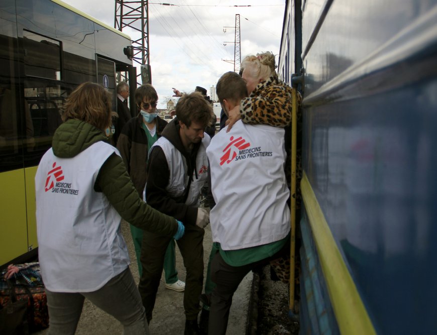 MSF, in cooperation with the Ukrainian railways and the Ministry of Health, completed a medical train referral of 48 patients, coming from hospitals close to frontlines in the war-affected east of the country. (April, 2022).