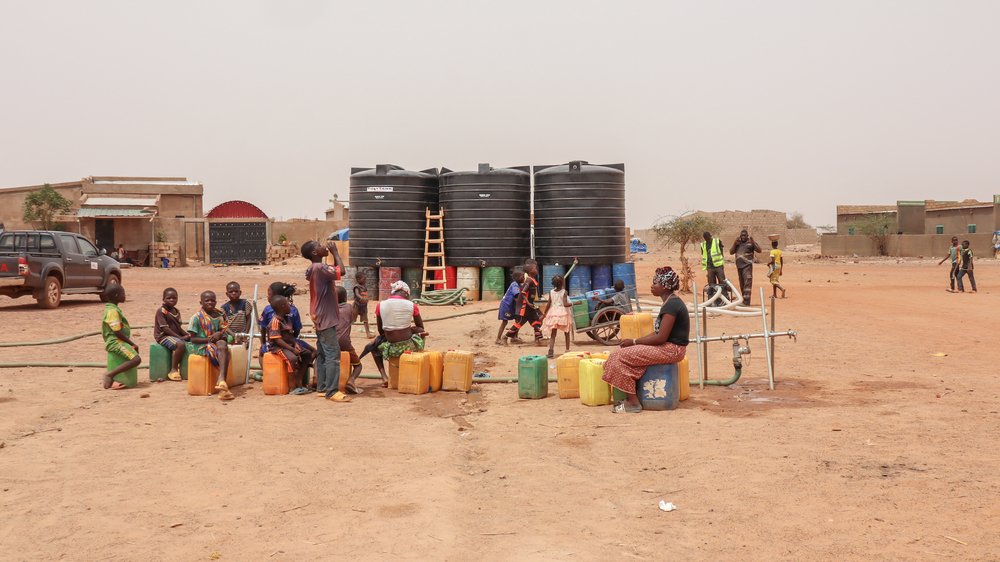 Water distribution site in Bourzanga
