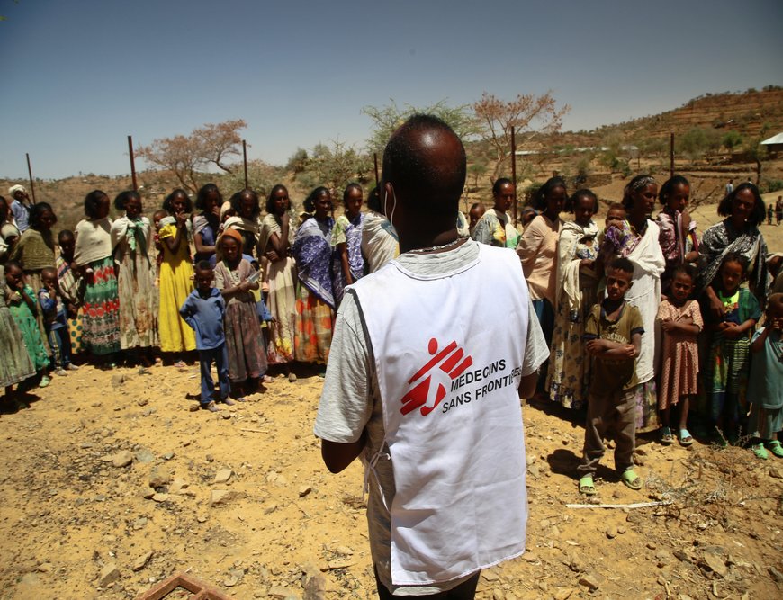 Women waiting with their children for a medical consultation at a mobile clinic in the village of Adiftaw. (March, 2021).