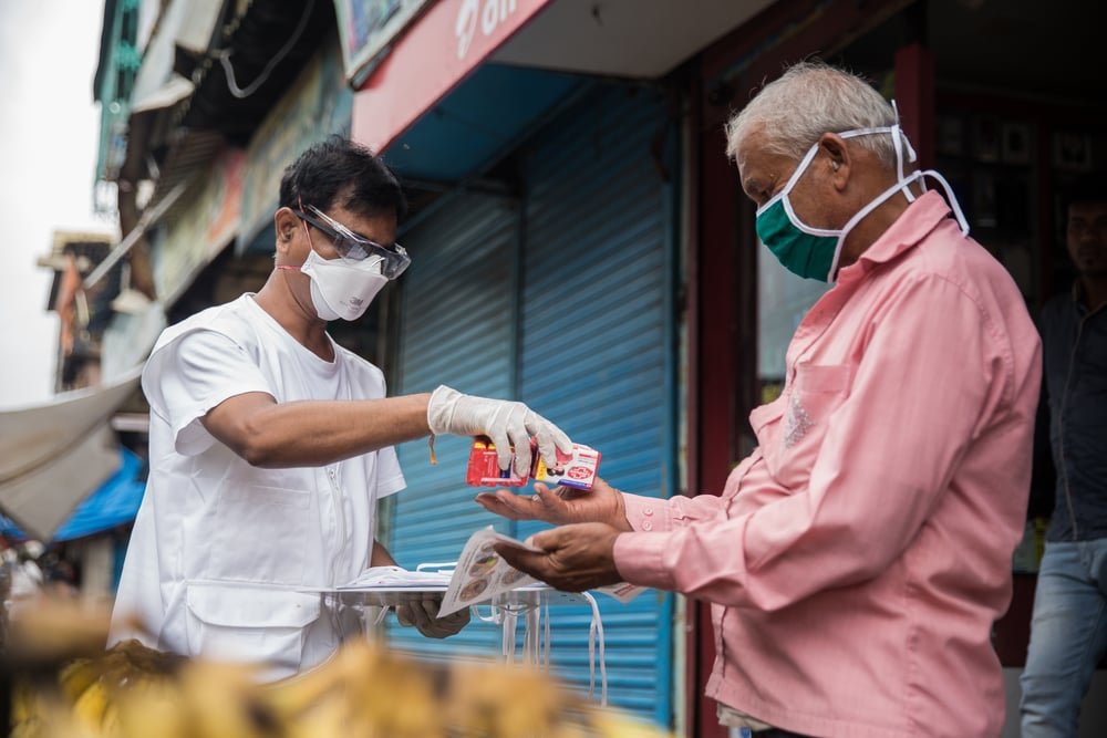Community Health Educator Ganpat during the Health Promotion activities conducted by MSF in Govandi slums in Mumbai, in order to prevent the spread of Covid-19. August 2020.
