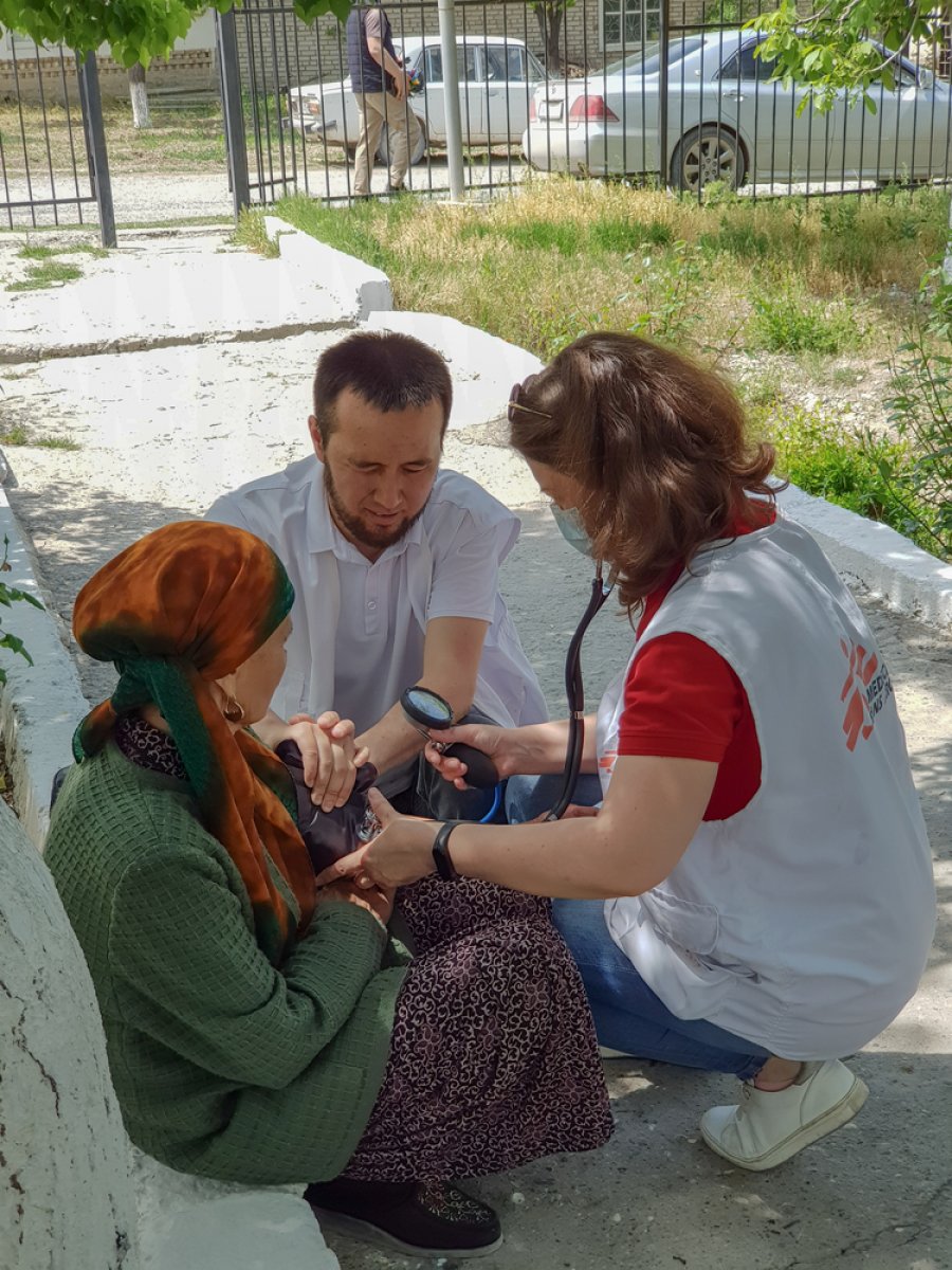 MSF mobile team treating a patient in the village of Arka, in Leilek district of Batken region, Kyrgyzstan.