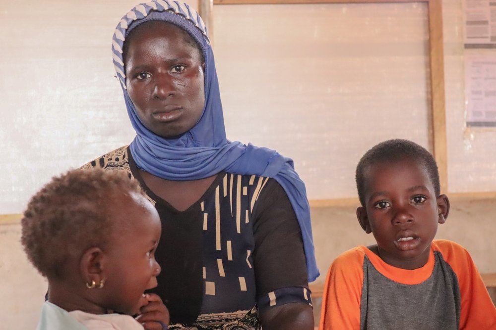Concerned about the lesions on her and her children&#039;s skin and their suspected malaria symptoms, Diallo Saïbata, 32, came to one of the MSF health posts near the site for a consultation.